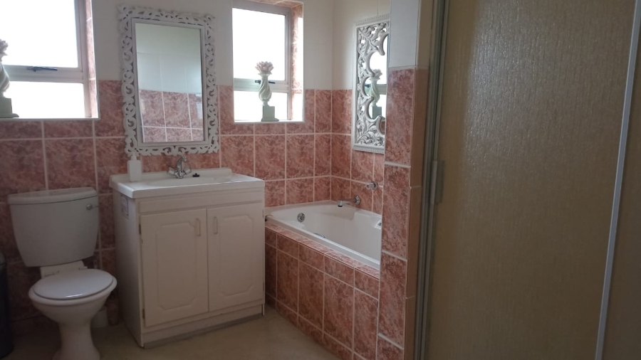 4 Bedroom Property for Sale in Bettys Bay Western Cape